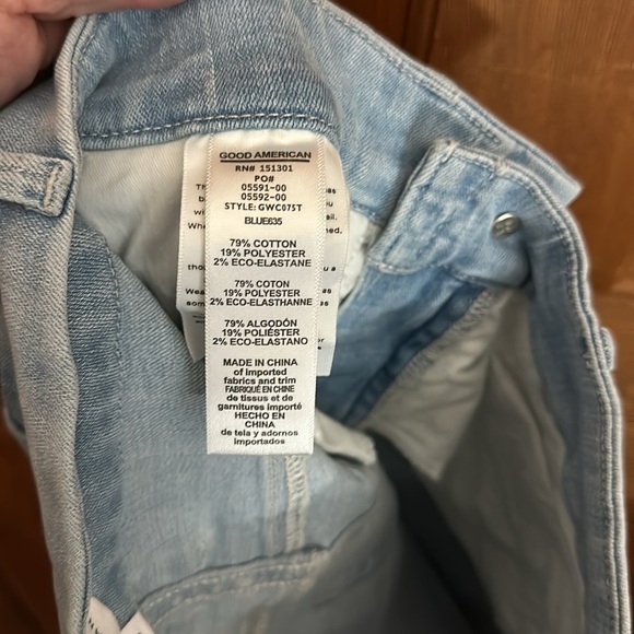 Good American Good Waist Crop Light Blue Jeans Size 0/25 - Picture 15 of 15